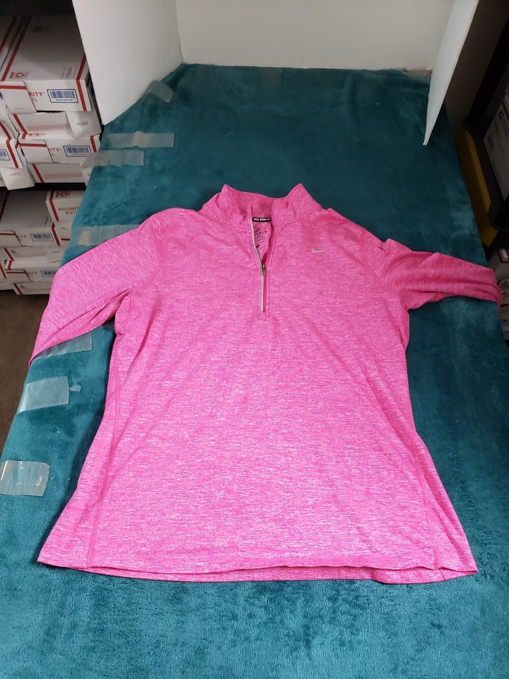 Nike Sweatshirt Size Large Women Pink Long Sleeves Running Performance Ladies